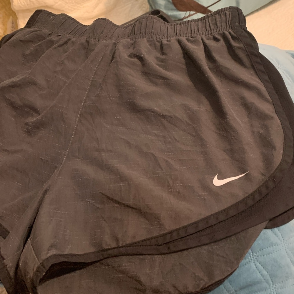 Nike Women Tempo Dri-Fit Running Shorts Black Heather/Wolf Grey PreLoved Medium
